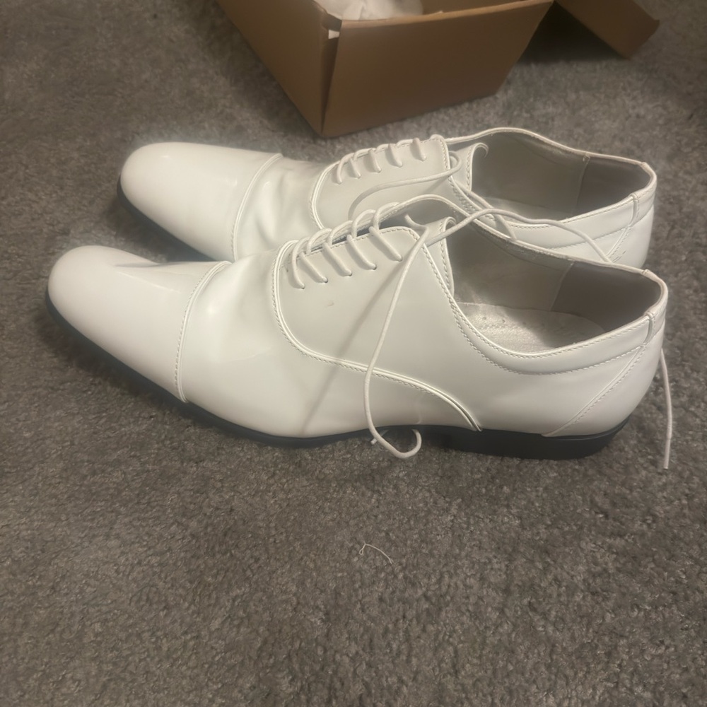 Stacy Adams Classic White Leather Oxfords